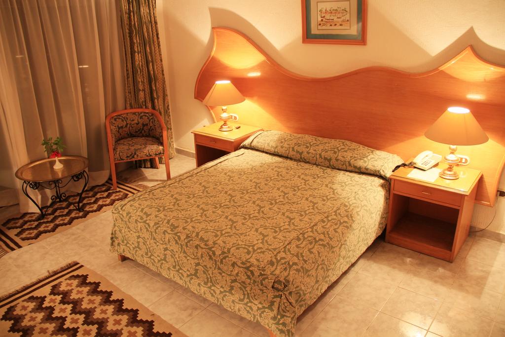 Turquoise Beach Hotel